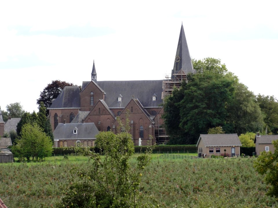 Boven-Leeuwen Rijksmonument 523086 kerk Past.Schoenmakersstr 2