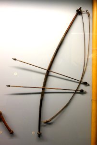 Bow and arrows - Luba - Royal Museum for Central Africa - DSC06345