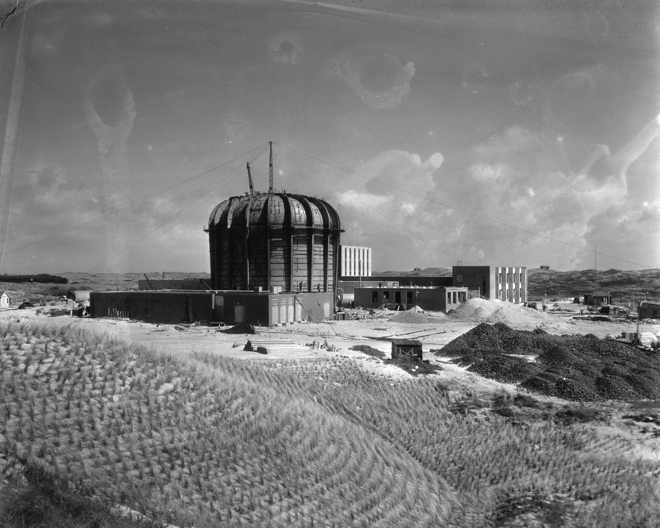 Bouw kernreactor bij Petten in Noordholland, overzicht van de werkzaamheden aan , Bestanddeelnr 910-3684