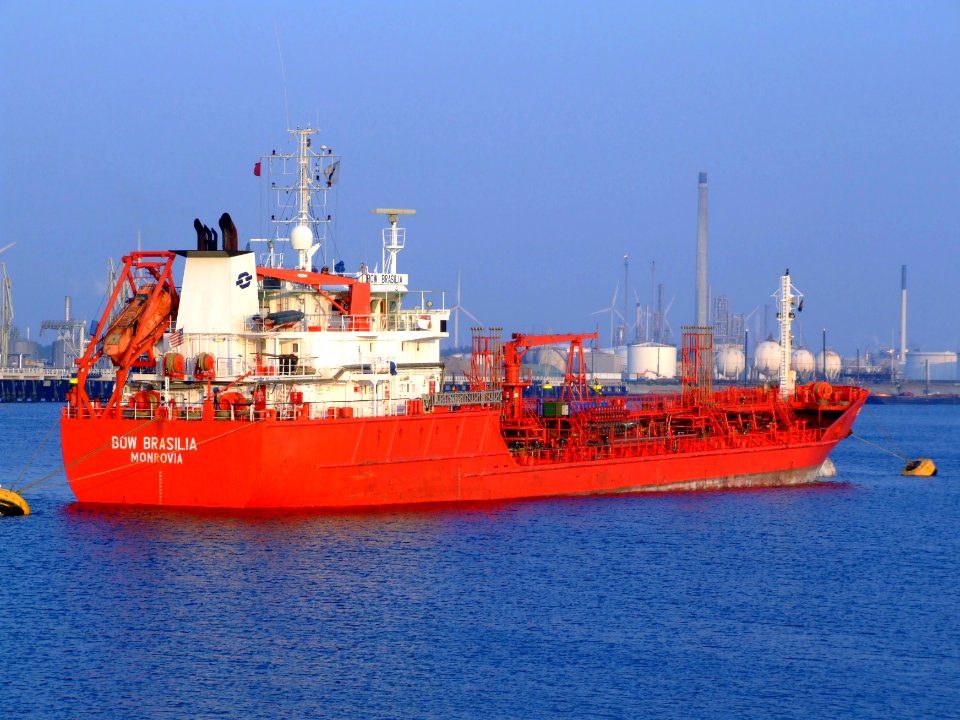 Bow Brasilia IMO 9215282 at the Calland canal, Port of Rotterdam, Holland 29-Apr-2007