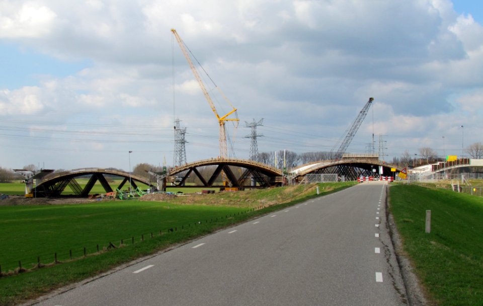 Bouw noordelijke aanbrug De Oversteek (1)
