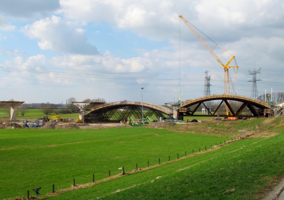 Bouw noordelijke aanbrug De Oversteek (2)