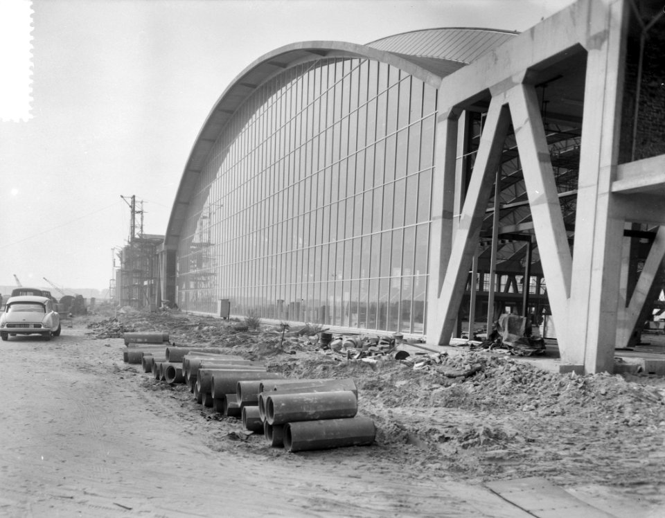 Bouw van de nieuwe RAI aan het Europaplein, het vooraanzijde van de RAI, Bestanddeelnr 911-6056