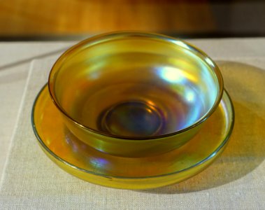 Bowl by Louis Comfort Tiffany, 1880-1900, blown Favrile glass - Portland Museum of Art - Portland, Maine - DSC04322