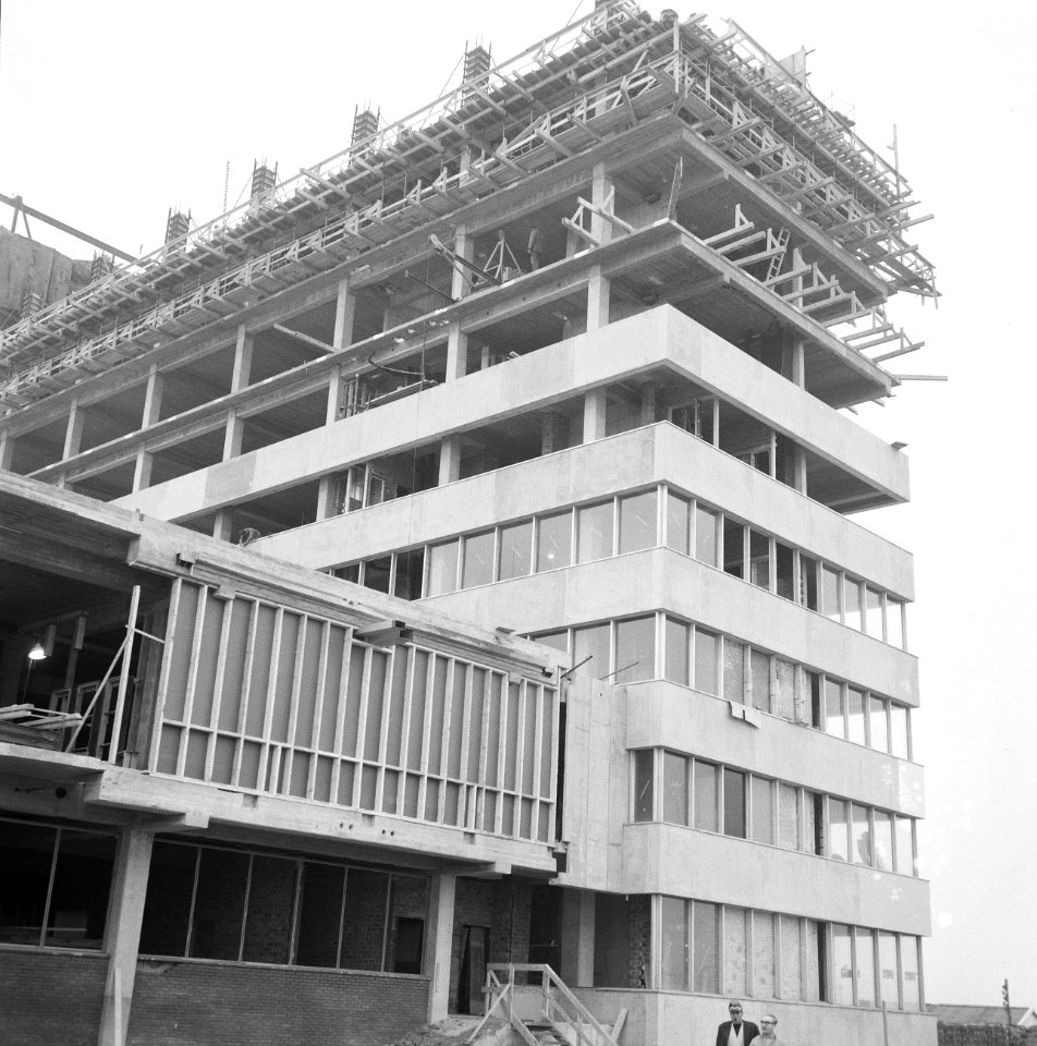Bouw nieuw verkeersareaal op Schiphol, exterieur Luchthavengebouw, Bestanddeelnr 917-1969