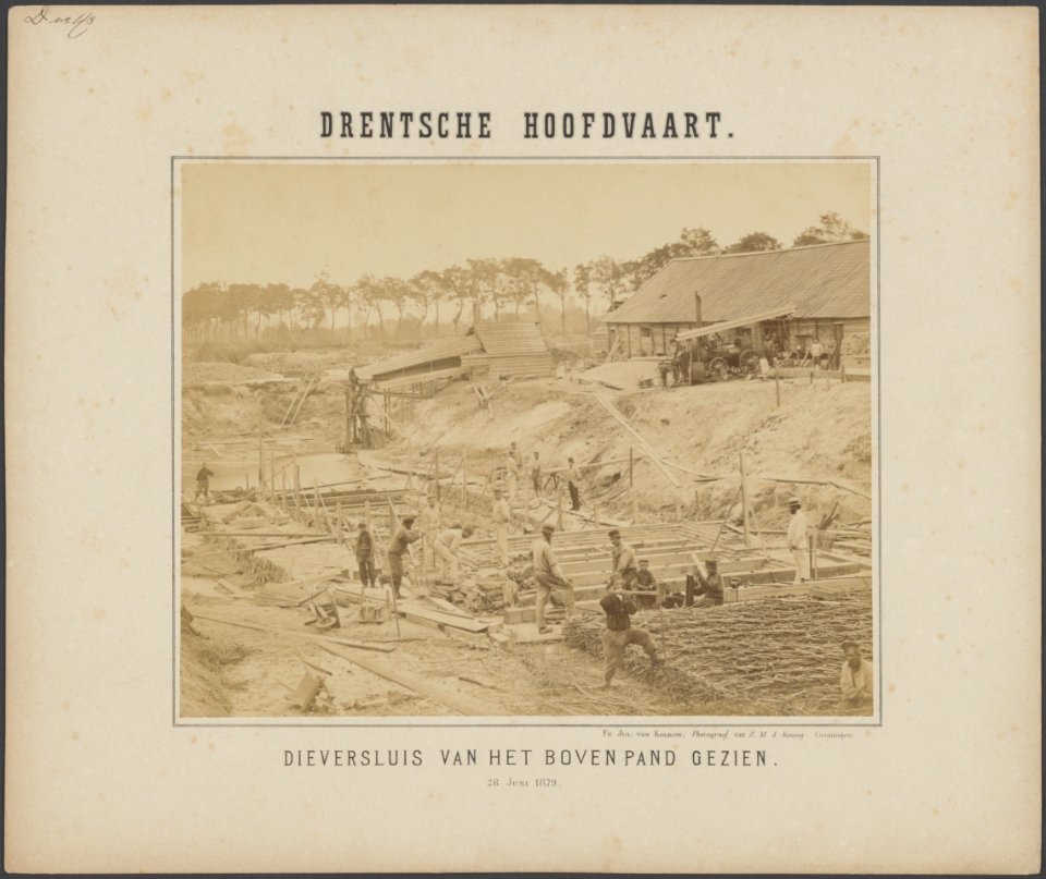 Bouw van de fundering van de Dieversluis, van het bovenpand gezien, Bestanddeelnr 100