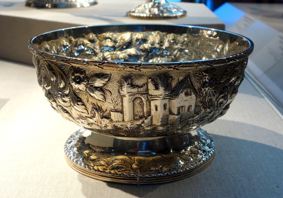 Bowl by Samuel Kirk and Sons, Baltimore, 1846, silver - De Young Museum - DSC01273