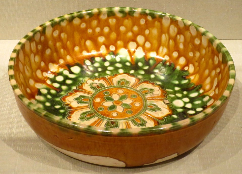 Bowl from China, Tang dynasty (618-906), earthenware with sancai glaze, HAA