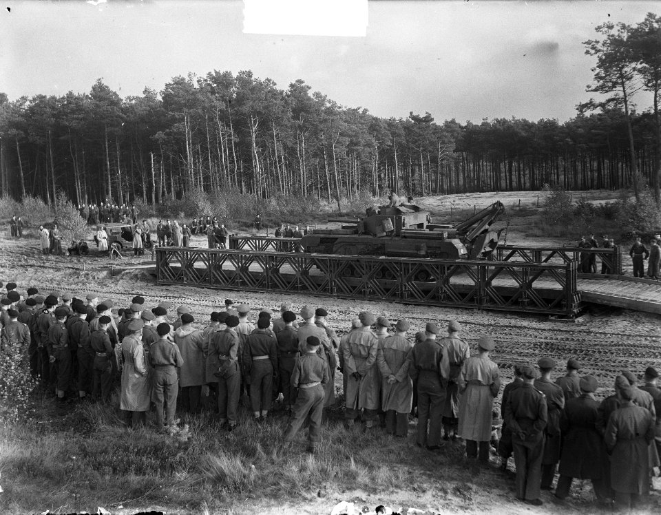 Brits tank regiment bij Amersfoort oefent, Bestanddeelnr 904-2499
