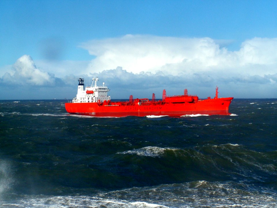 Bow Hunter p2 approaching Port of Rotterdam, Holland 17-Dec-2005