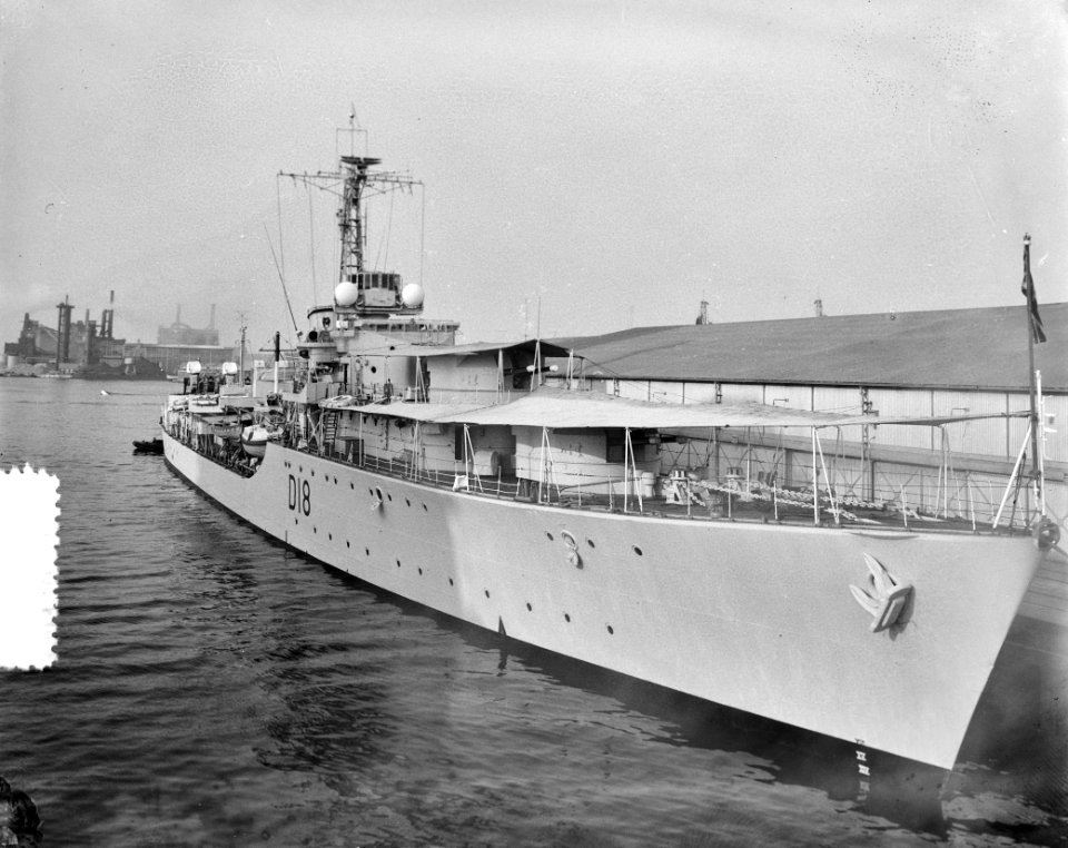 Brits oorlogsschip in Amsterdamse haven St. Kitts, Bestanddeelnr 905-1970