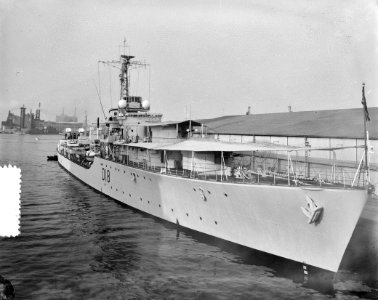 Brits oorlogsschip in Amsterdamse haven St. Kitts, Bestanddeelnr 905-1970