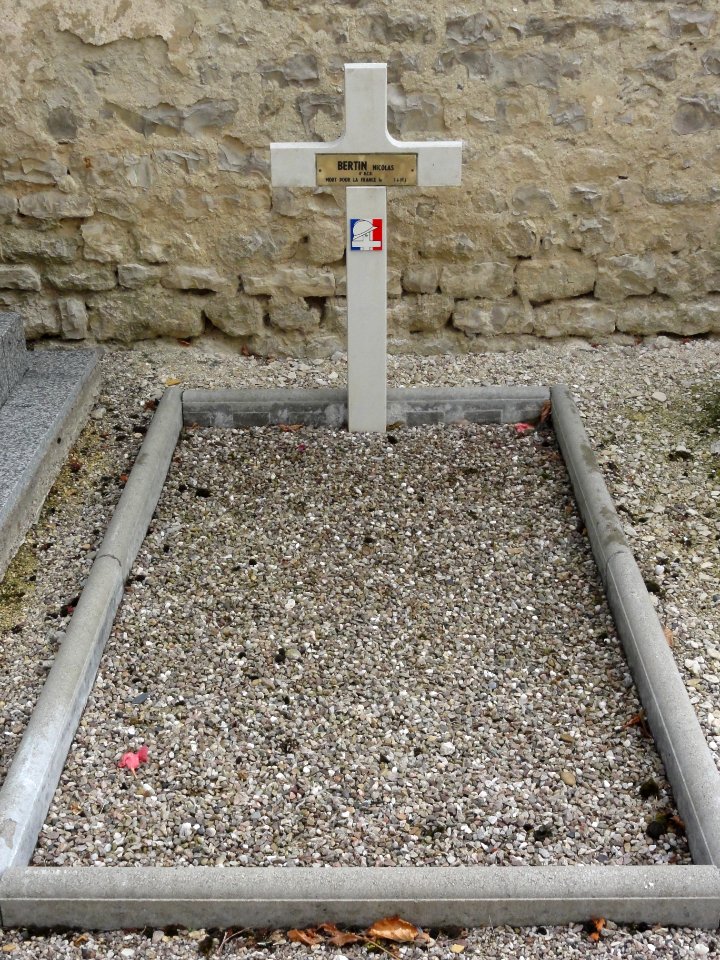 Boviolles (Meuse) tombe militaire