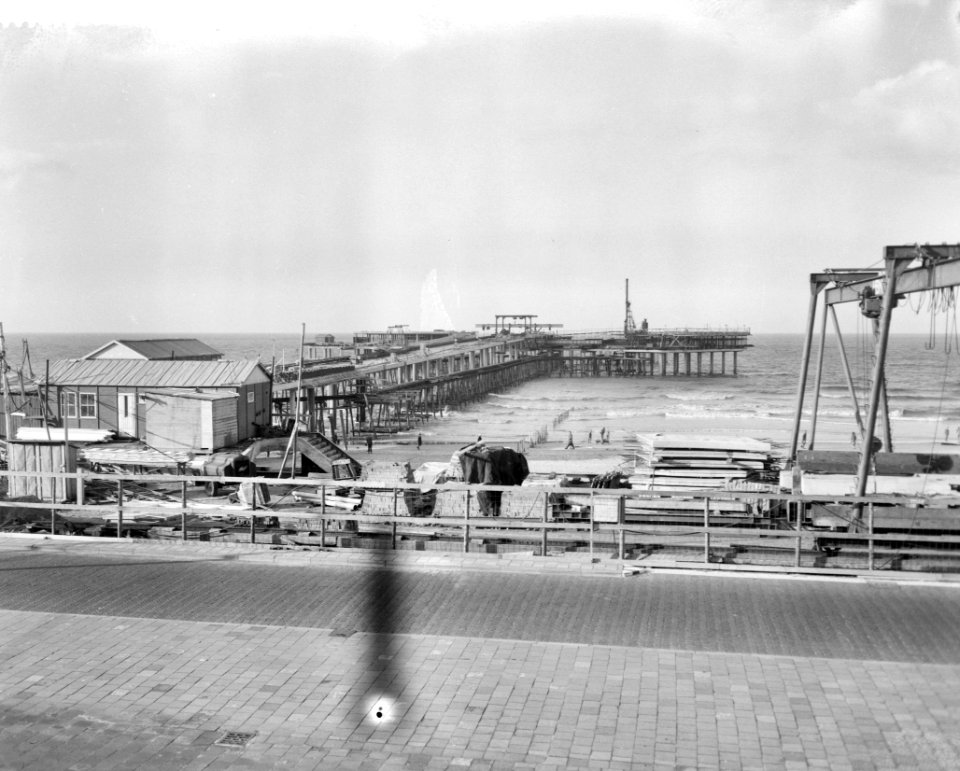 Bouw pier te Scheveningen, Bestanddeelnr 911-9786