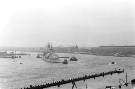 Brits vlootbezoek, de kruiser Hr Ms Belfast op het IJ, Bestanddeelnr 914-4733