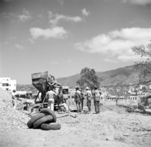 Bouwwerkzaamheden buiten Caracas in Venezuela, Bestanddeelnr 252-8457