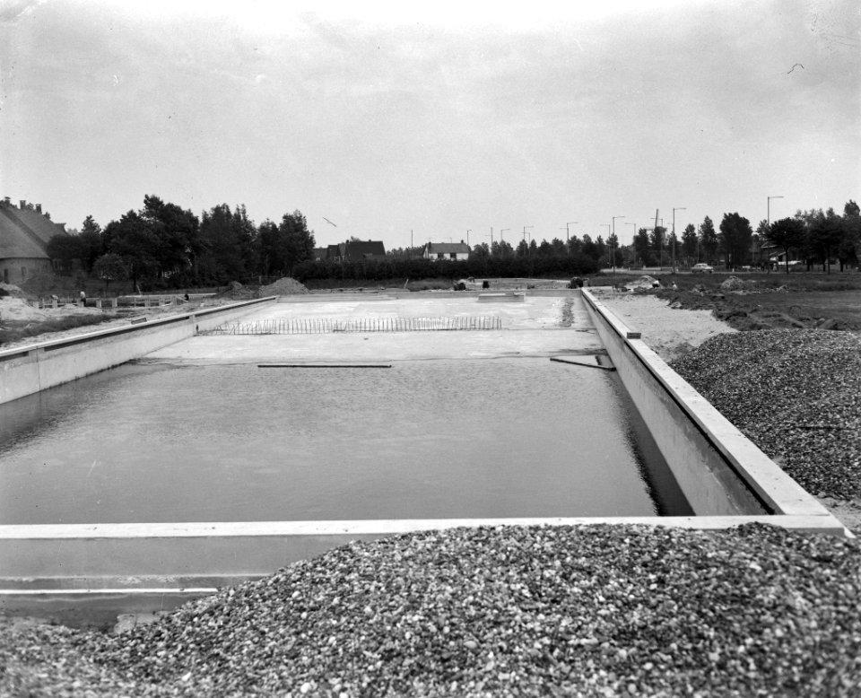 Bouw openluchtzwembad in Spijkenisse, Bestanddeelnr 912-6582