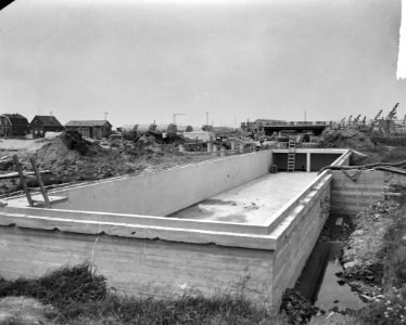 Bouw openluchtzwembad in Spijkenisse Verwarmingskelders, Bestanddeelnr 912-6584