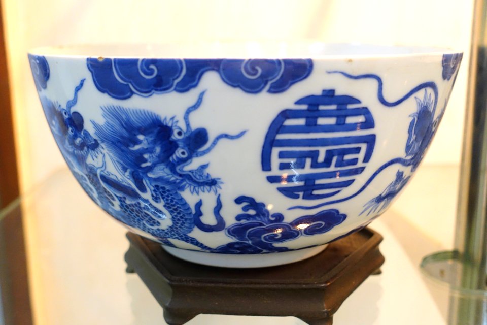 Bowl from China, 18th century AD, ceramics - Museum of Vietnamese History - Ho Chi Minh City - DSC05807