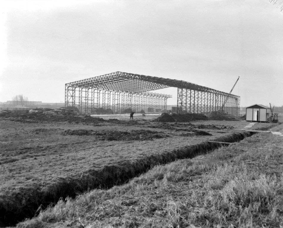 Bouw nieuwe hangar op vliegveld Zestienhoven te Rotterdam, Bestanddeelnr 909-3294