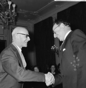 Britse Ambassadeur Nederlanders onderscheiden voor Britse week, J.C. van den Ber, Bestanddeelnr 918-5948