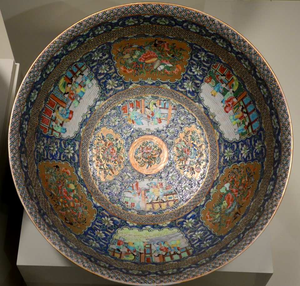Bowl made for Zil el-Sultan, Governor of Isfahan in Persia, Chinese porcelain, 1879 - Winterthur Museum - DSC01551