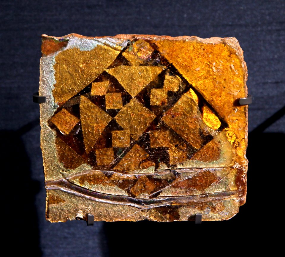 British Museum The Islamic world Gold on glass Syria 1 21022019 7567