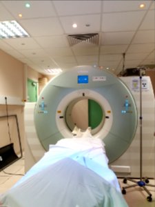 Bron - CERMEP - Salle du scanner TEP-CT de 2010, scanner de face