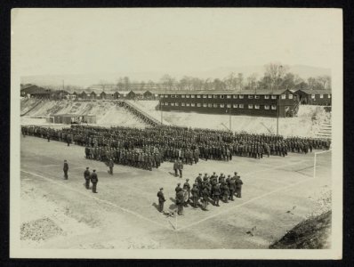 British Railway work in France. Daily parade before going to work, Bestanddeelnr 158-1167