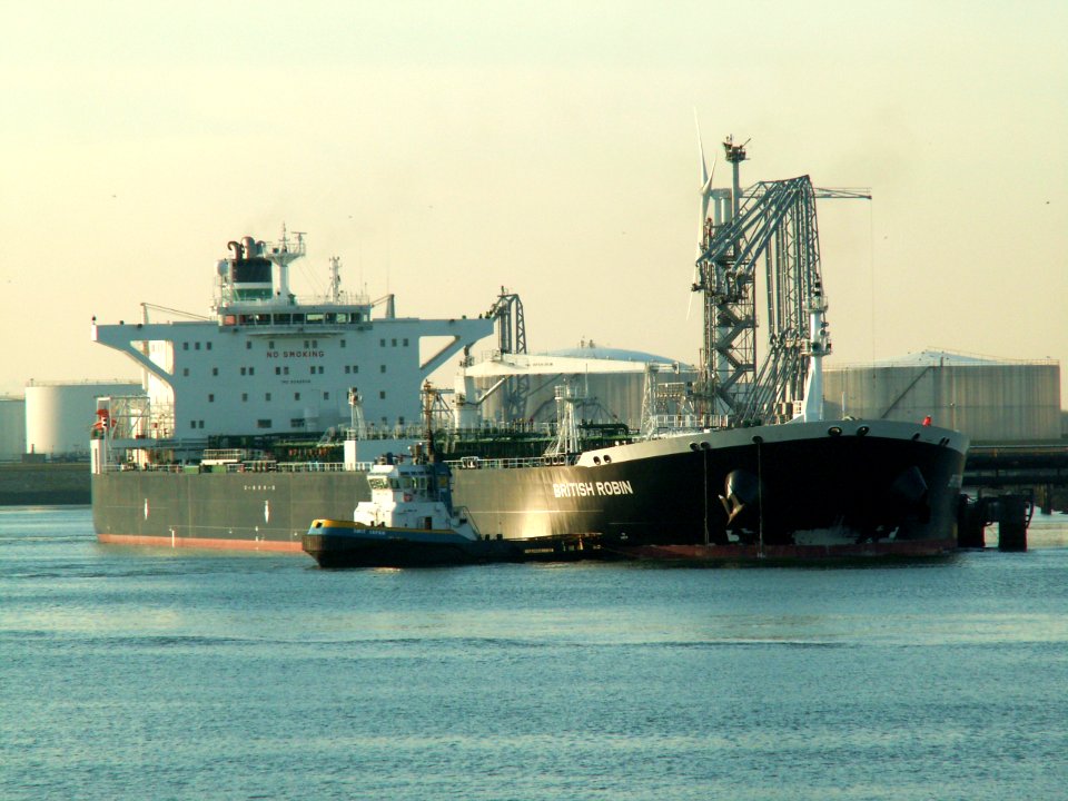 British Robin - IMO 9282508 - Callsign MGSH7 - at the '5e Petroleumhaven', Port of Rotterdam, Holland 01-Jan-2005