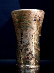 British Museum The Islamic world Goblet Enamelled and gilded glass Syria or Egypt 1250-1300 21022019 7584