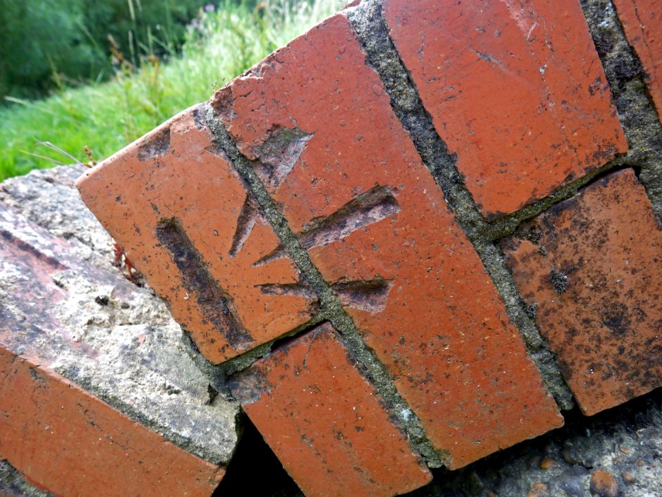 Broken footbridge, near Footpath 75A, Bexhill