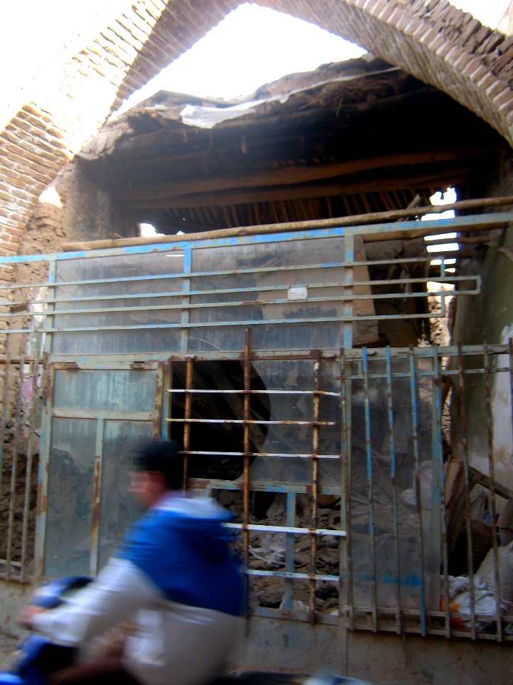 Broken - door - Bazaar of Nishapur 2