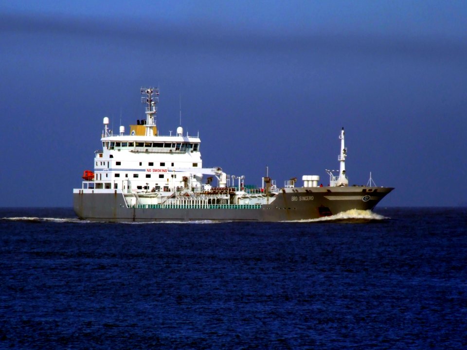 Bro Sincero p1 approaching Port of Rotterdam, Holland 08-Mar-2007