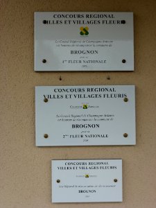 Brognon (Ardennes) plaques village fleuri