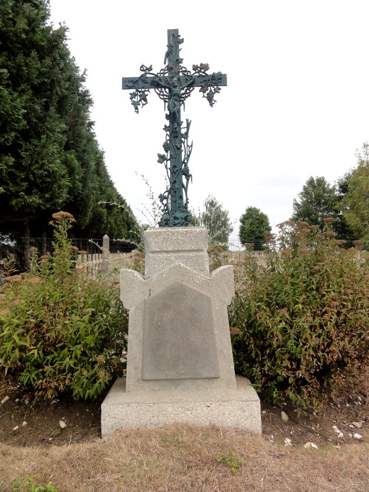 Brocourt-en-Argonne (Meuse) croix de chemin