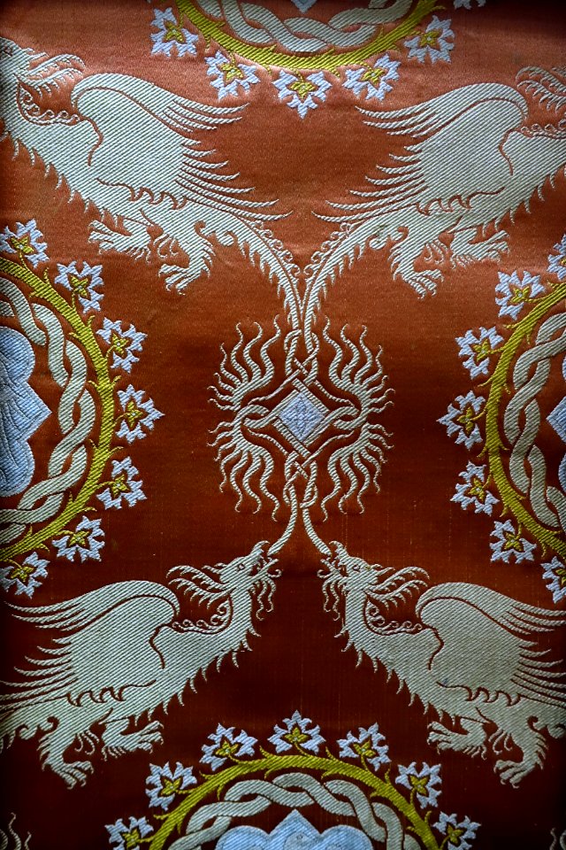 Brocatelle, Philipp Haas & Sohne, Vienna, after an Italian original from the 14th century, 1873, silk - Germanisches Nationalmuseum - Nuremberg, Germany - DSC03112