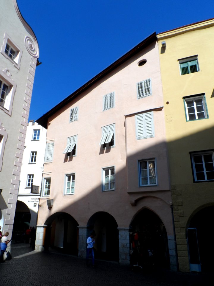 Brixen-Pfarrplatz1