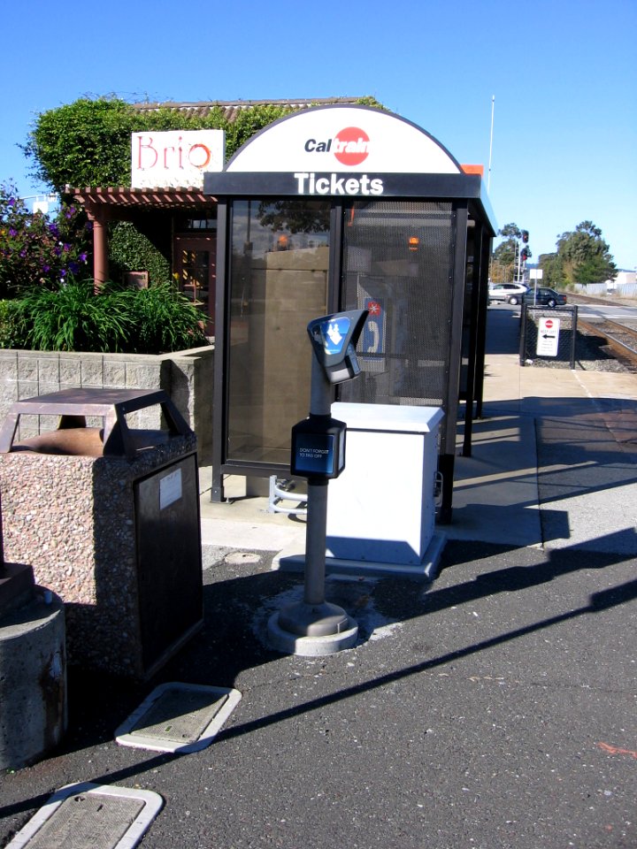 Broadway Station Burlingame 3164 23