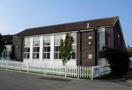 Broadway United Church, The Broadway, Hampden Park, Eastbourne (October 2010) (1)