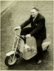 Bromfiets-scooter, NL-HlmNHA 5400464953