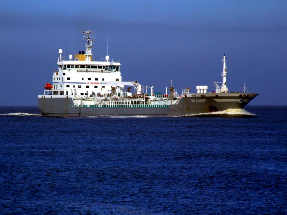 Bro Sincero p2 approaching Port of Rotterdam, Holland 08-Mar-2007