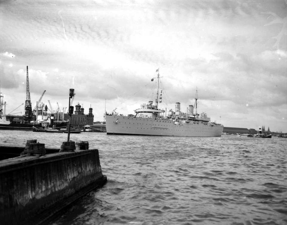 Britse mijnenveger moederschip Maidstone te Amsterdam, Bestanddeelnr 907-9971
