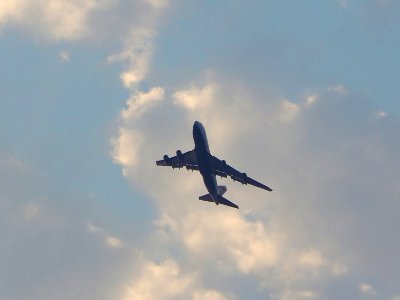 British Airways 747 over Federal Way, WA having departed Seatac Airport