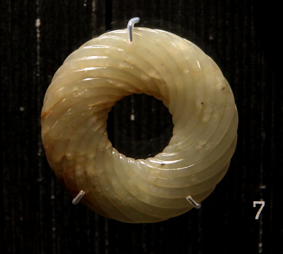 British Museum Chinese jade Eastern Zhou dynasty Ring-shaped pendant 11022019 1622