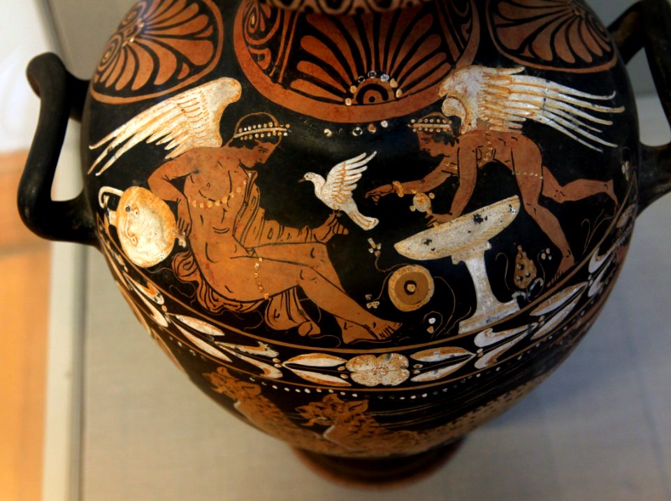 British Museum Room 20a Campanian hydria Detail Two erotes Danaid Painter 19022019 6698