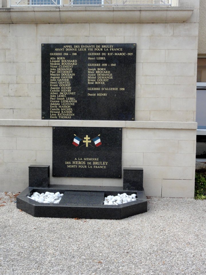 Bruley (Meurthe-et-M.) monument aux morts