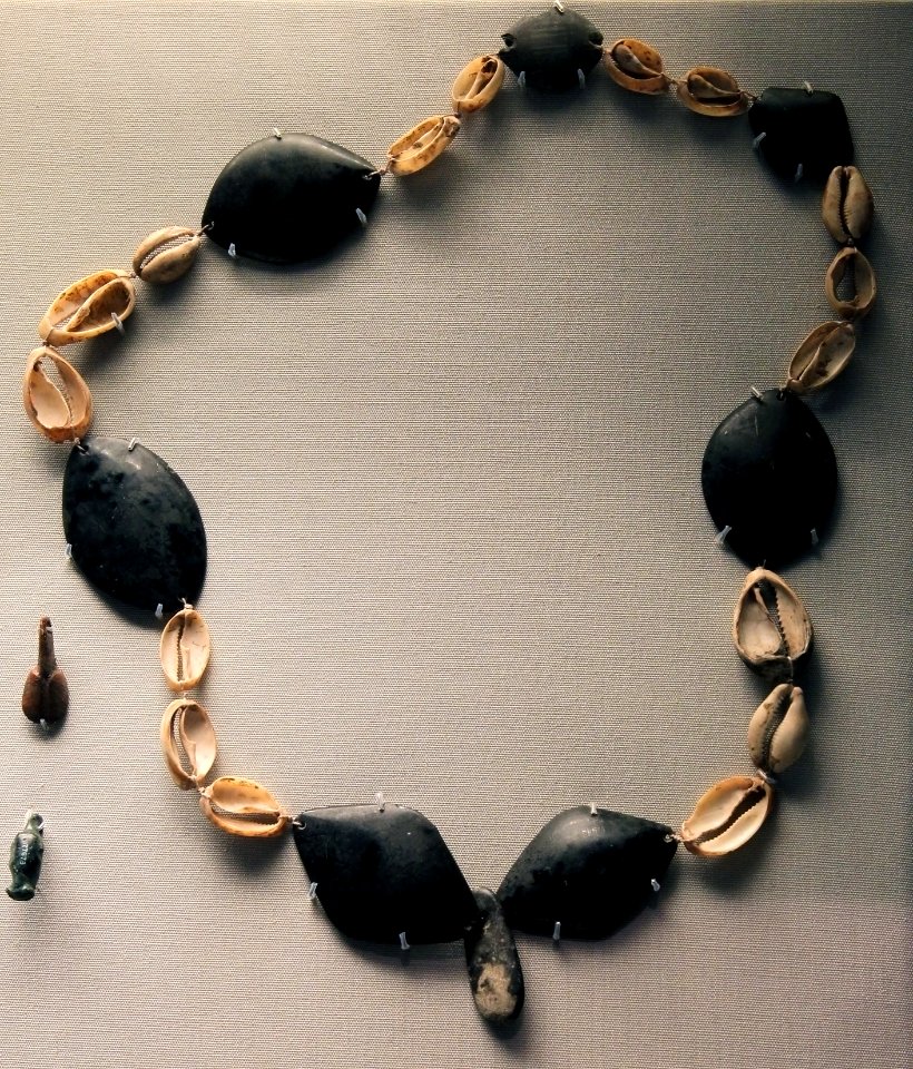 British Museum Middle east 14022019 Necklace Obsidian beads and cowrie shells Halaf period 3645