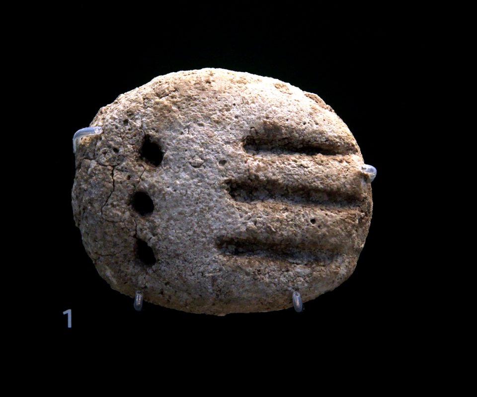 British Museum Middle east 14022019 Gypsum tablet with archaic numbers Late Uruk Period 3667
