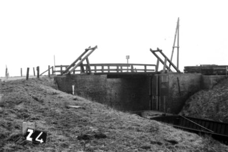 Bruggetje te Zijpe (ruilverkaveling Zijpe- en Hazepolder), Bestanddeelnr 170-1521